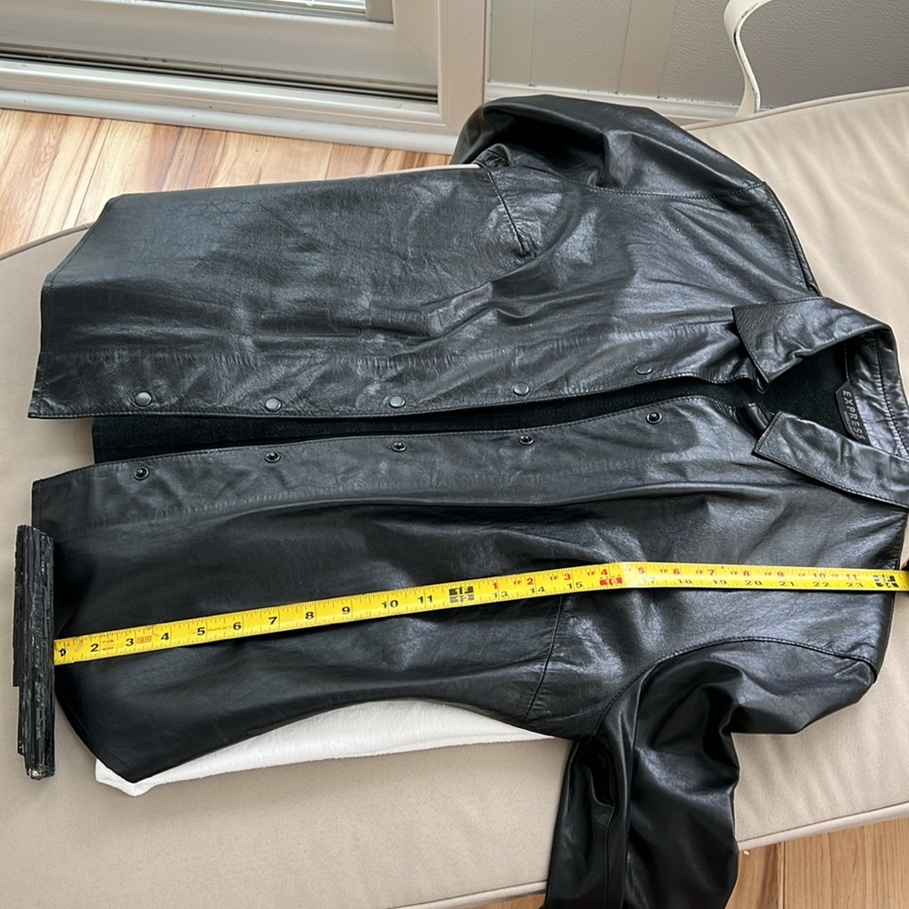 Black leather shirt. - Picture 9 of 12